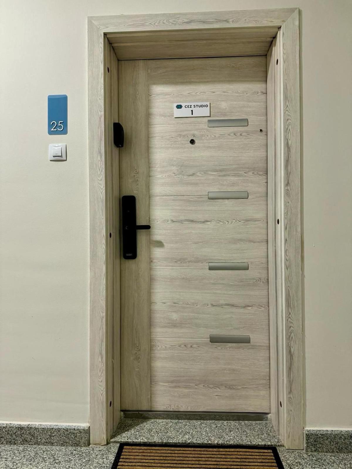 Cez Studio Mamaia Nord Apartment Năvodari Екстериор снимка